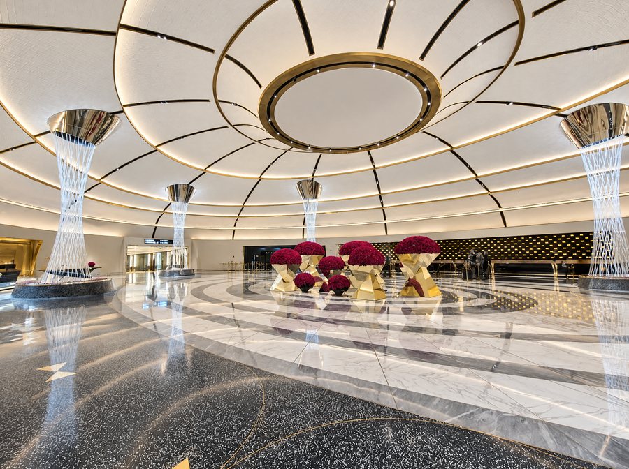 Fontainebleau Las Vegas, the domed lobby with crystal columns and gold planters of red roses